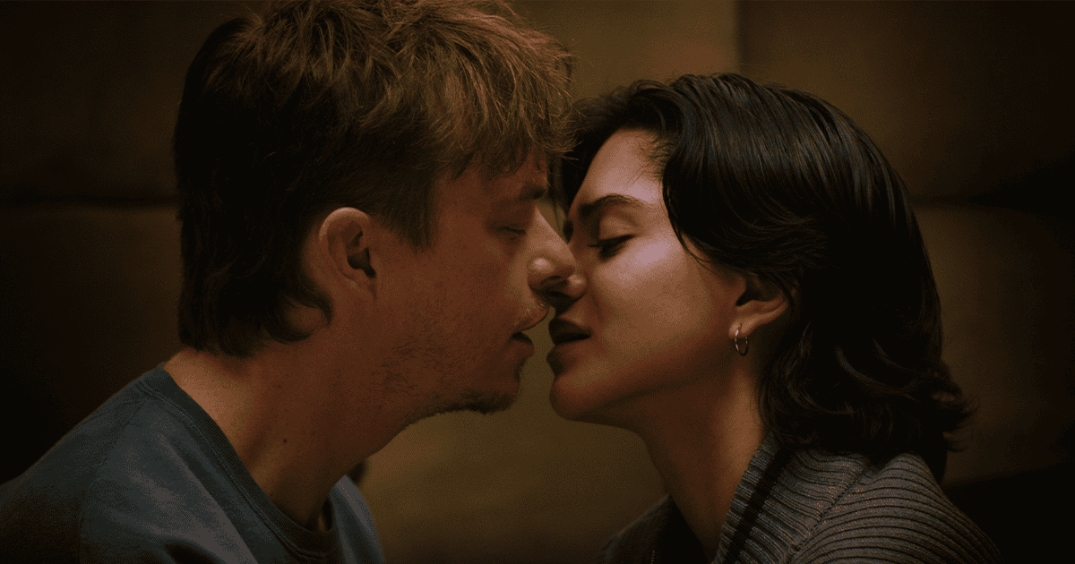 Exclusivo: fotos iniciais de Dane DeHaan e Sasha Calle em Wardriver post thumbnail image